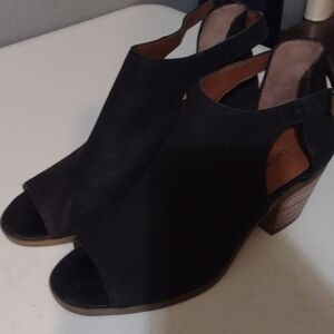 Lucky Brand Barimo Black Leather Cutout Chunk Stacked Heel Peeptoe Shoes size6.5